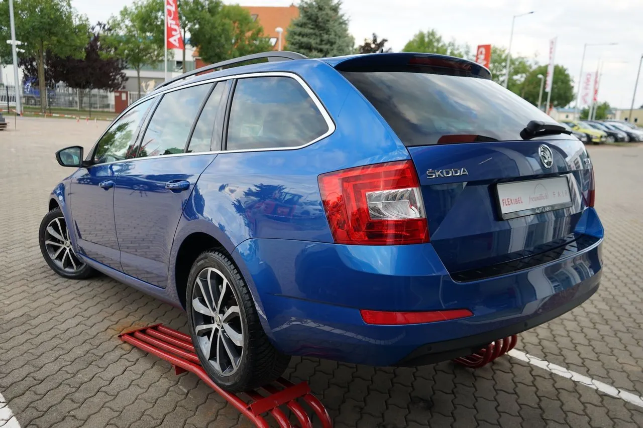 Skoda Octavia Combi 1.4 TSI DSG...  Image 4